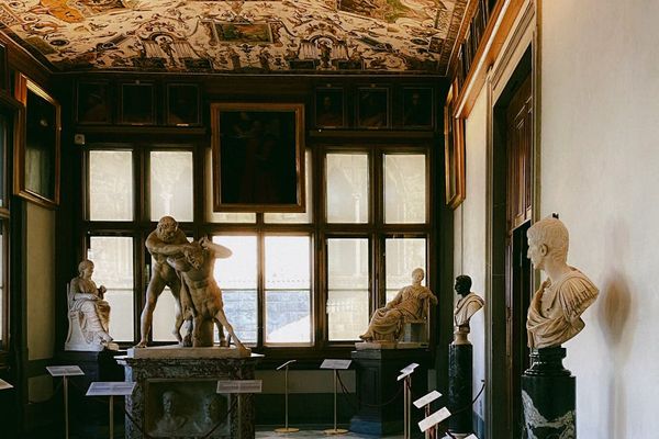 Interior color palette and schemes display